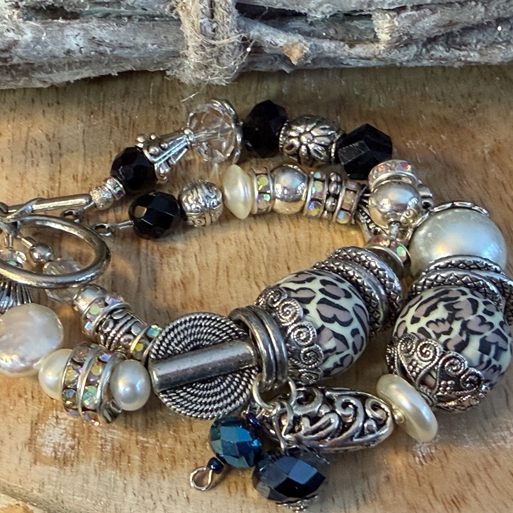 Elegant Silver and Black Beaded Bracelet